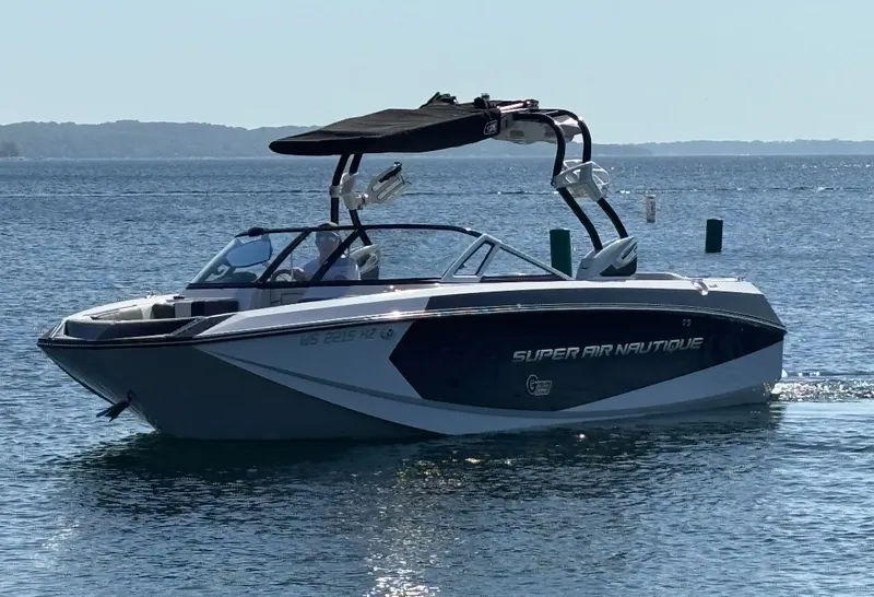 Slide: The Image of Nautique G23 2013 - 1