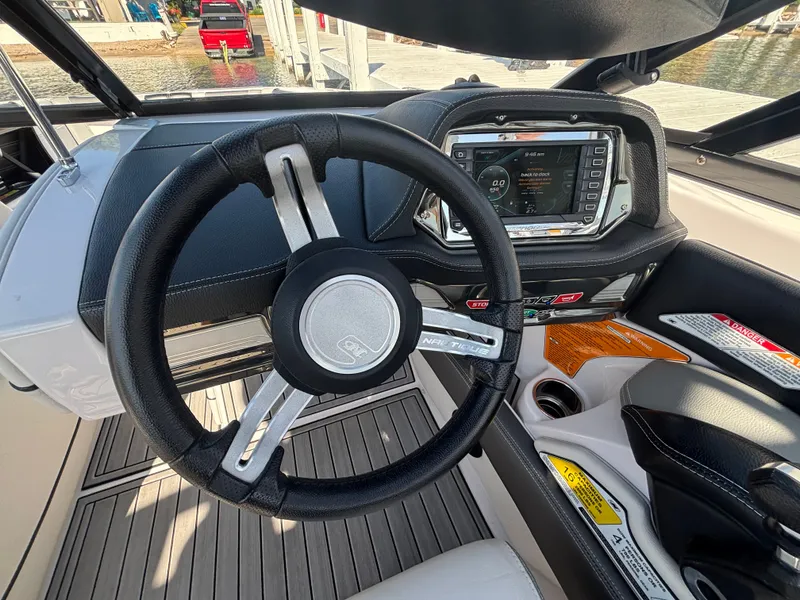 Slide: The Image of Nautique G23 2013 - 755