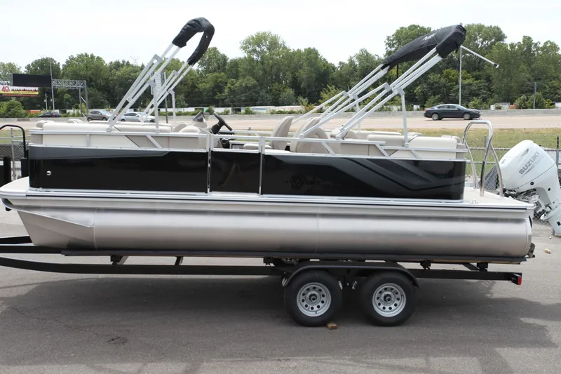 Slide: The Image of Avalon 2180 Venture QL 2026 - 13