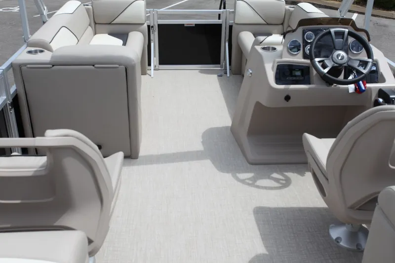 Slide: The Image of Avalon 2180 Venture QL 2026 - 6