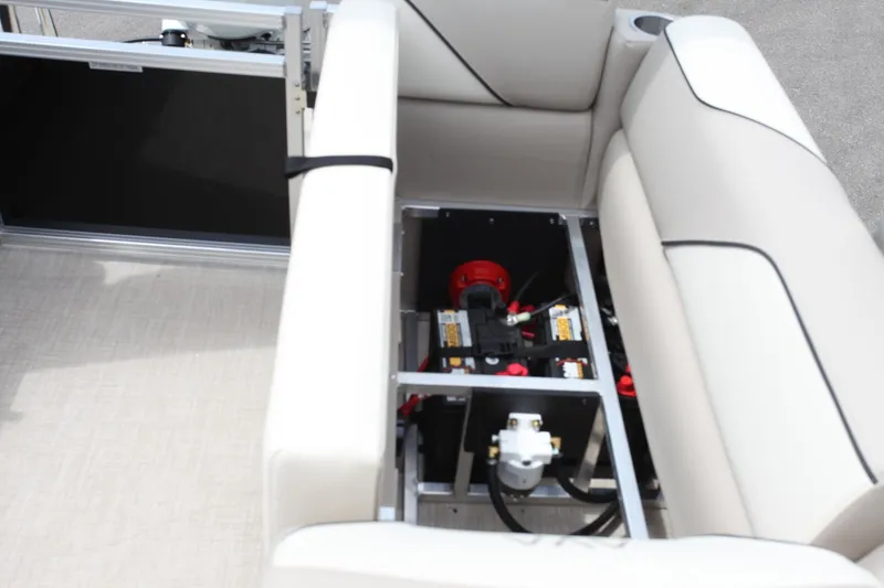 Slide: The Image of Avalon 2180 Venture QL 2026 - 9