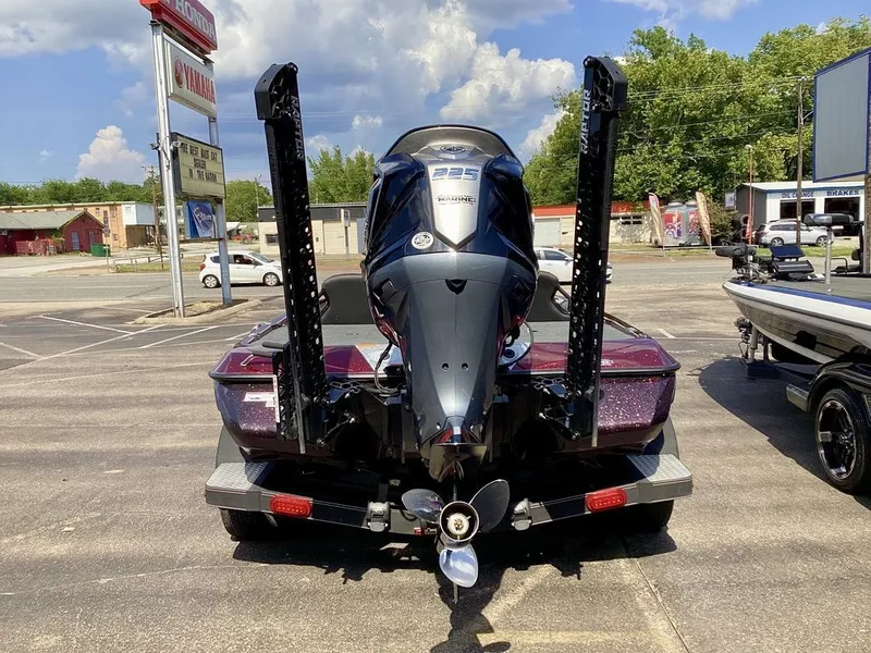 Slide: The Image of Skeeter ZXR19 2023 - 8