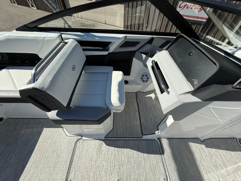 Slide: The Image of Cobalt R4 2024 - 320