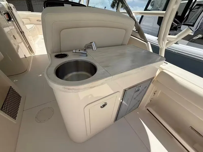 Slide: The Image of Grady-White Freedom 307 2026 - 7