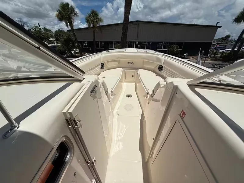 Slide: The Image of Grady-White Freedom 307 2026 - 8