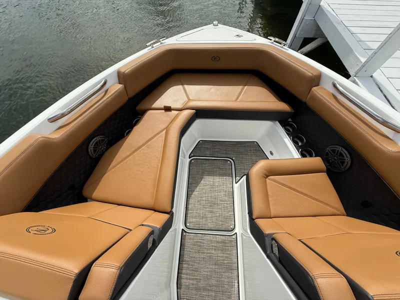 Slide: The Image of Cobalt R6 Surf 2025 - 610