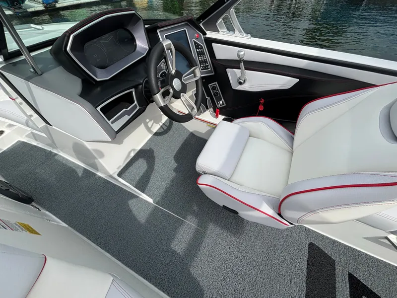 Slide: The Image of MasterCraft XT23 2019 - 266