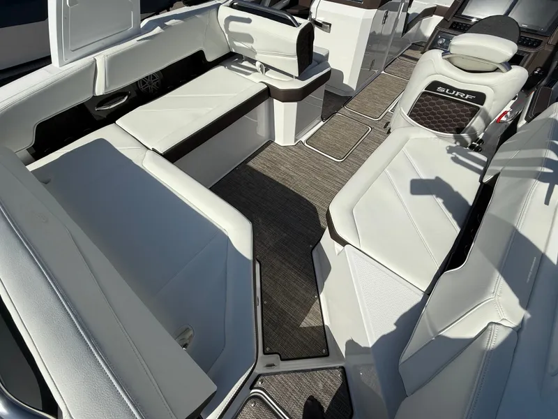 Slide: The Image of Cobalt R6 Surf 2025 - 666