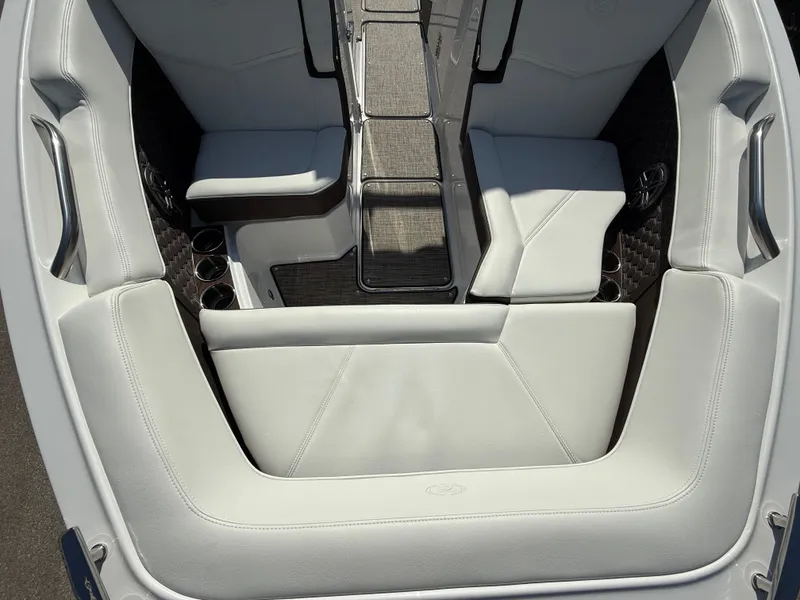 Slide: The Image of Cobalt R6 Surf 2025 - 675