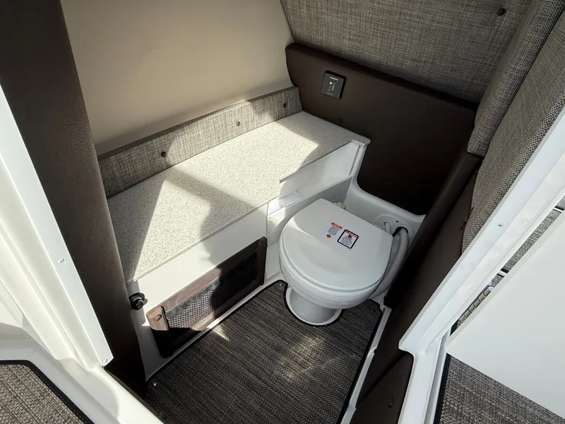 Slide: The Image of Cobalt R6 Surf 2025 - 692