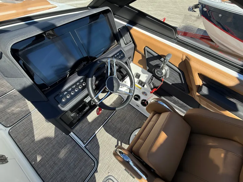 Slide: The Image of Cobalt R6 Surf 2025 - 741