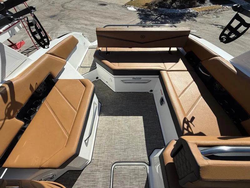 Slide: The Image of Cobalt R6 Surf 2025 - 752