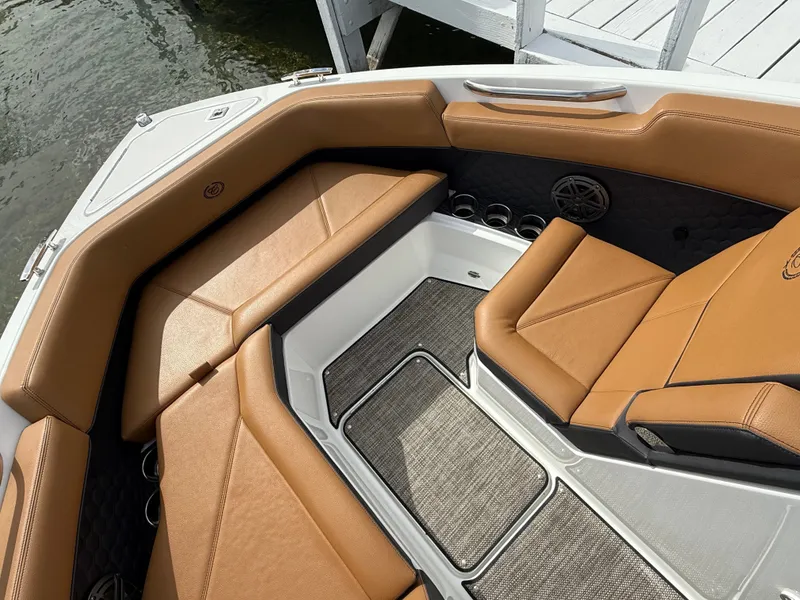 Slide: The Image of Cobalt R6 Surf 2025 - 761