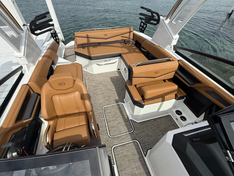 Slide: The Image of Cobalt R6 Surf 2025 - 762