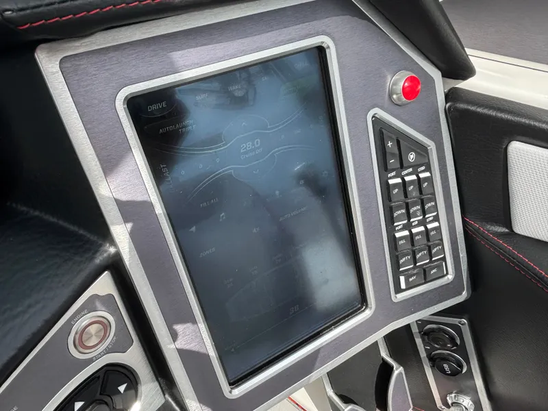 Slide: The Image of MasterCraft XT23 2019 - 230