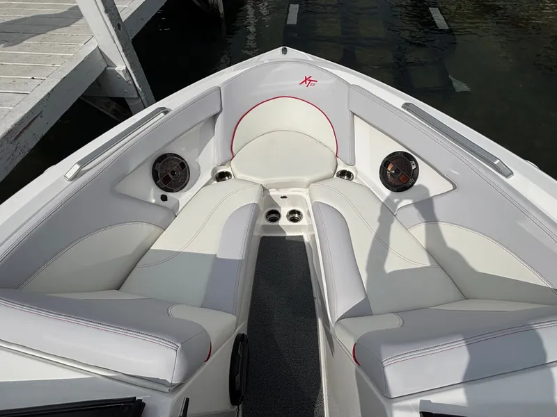 Slide: The Image of MasterCraft XT23 2019 - 294