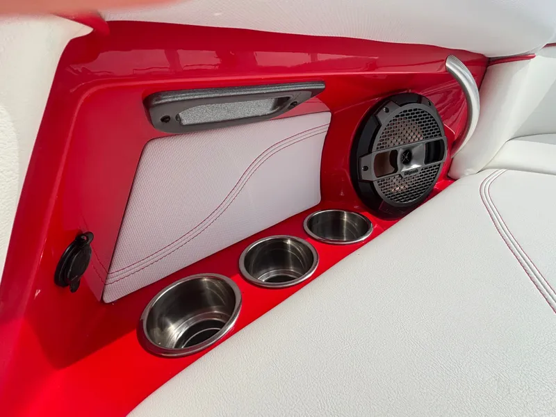 Slide: The Image of MasterCraft XT23 2019 - 312