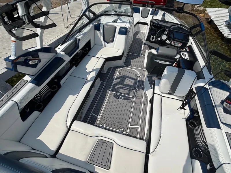 Slide: The Image of Nautique Super Air Nautique G23 2017 - 424