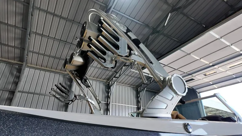 Slide: The Image of MasterCraft X26 2020 - 101