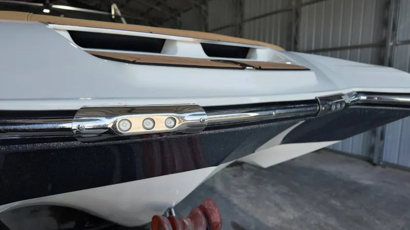 Slide: The Image of MasterCraft X26 2020 - 18