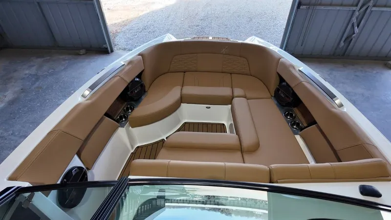 Slide: The Image of MasterCraft X26 2020 - 23