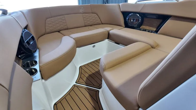 Slide: The Image of MasterCraft X26 2020 - 26