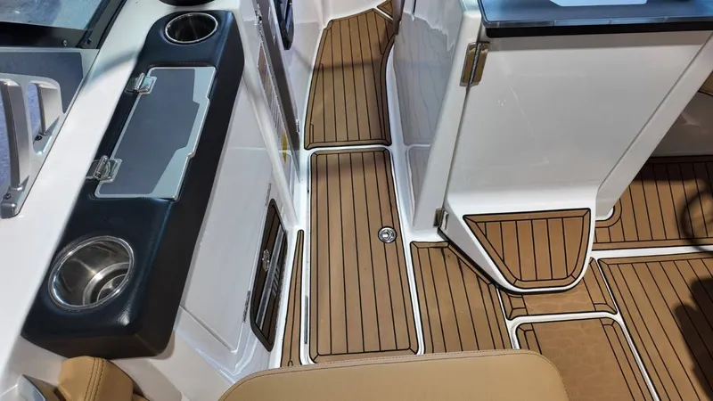 Slide: The Image of MasterCraft X26 2020 - 36