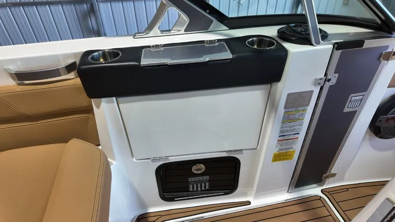 Slide: The Image of MasterCraft X26 2020 - 38