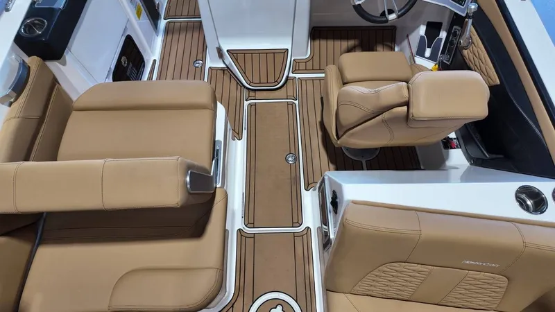 Slide: The Image of MasterCraft X26 2020 - 42