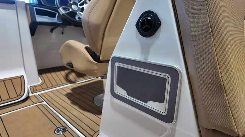 Slide: The Image of MasterCraft X26 2020 - 46