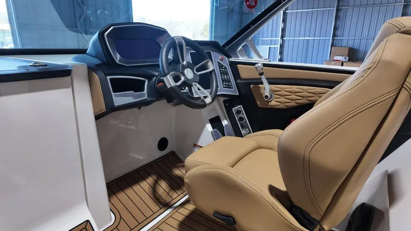 Slide: The Image of MasterCraft X26 2020 - 48