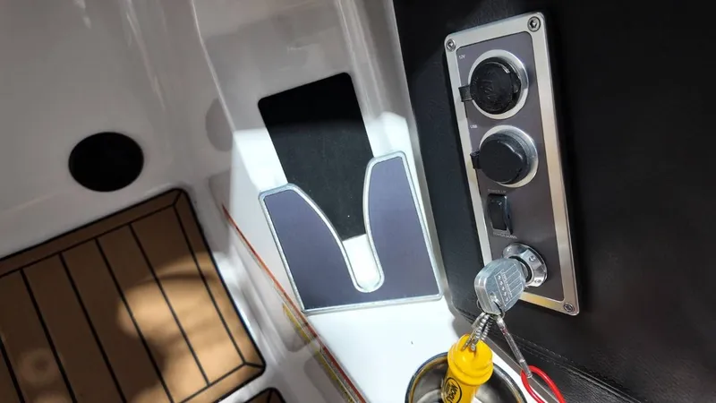 Slide: The Image of MasterCraft X26 2020 - 56