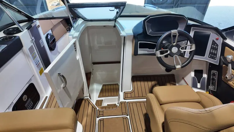 Slide: The Image of MasterCraft X26 2020 - 59