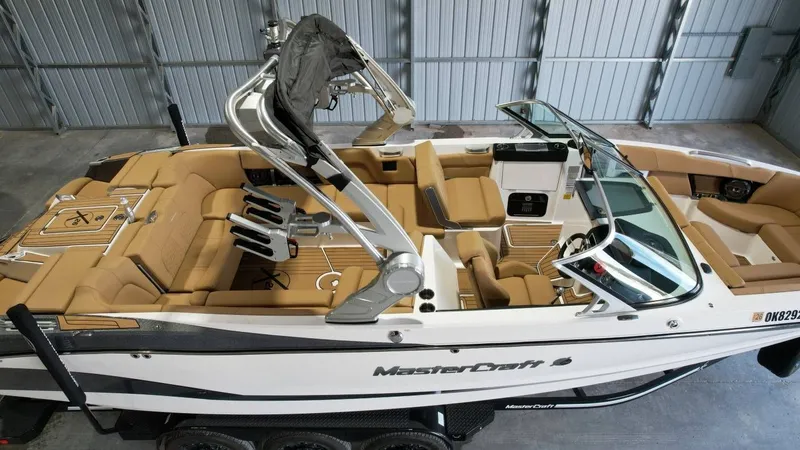 Slide: The Image of MasterCraft X26 2020 - 63