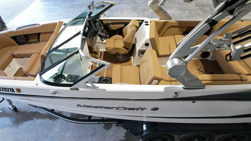 Slide: The Image of MasterCraft X26 2020 - 66