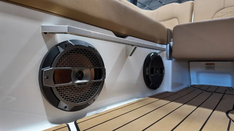 Slide: The Image of MasterCraft X26 2020 - 78