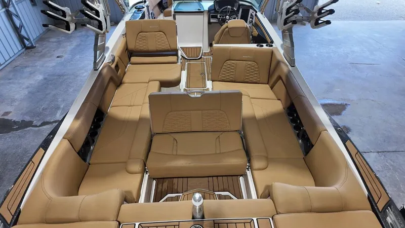 Slide: The Image of MasterCraft X26 2020 - 82