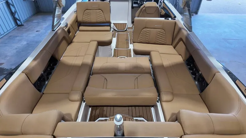 Slide: The Image of MasterCraft X26 2020 - 87