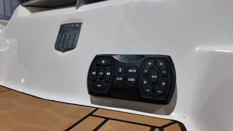 Slide: The Image of MasterCraft X26 2020 - 91