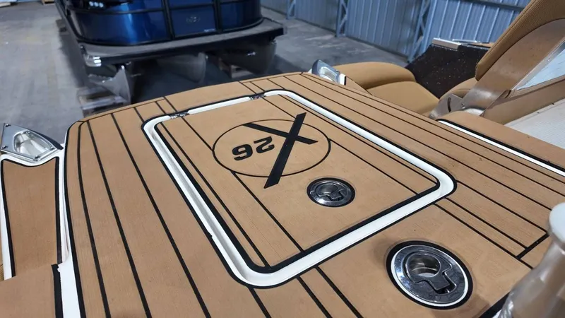 Slide: The Image of MasterCraft X26 2020 - 95