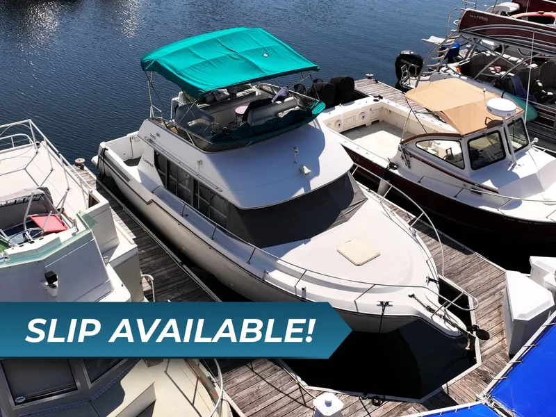 The Image of Carver Yachts 320 Voyager 1996 - 1