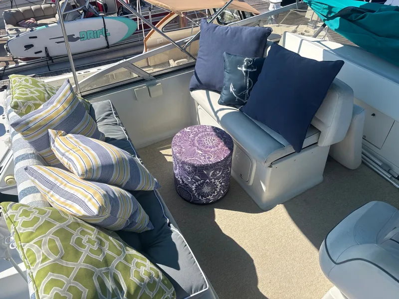 Slide: The Image of Carver Yachts 320 Voyager 1996 - 10