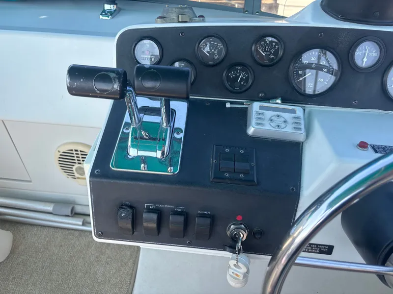 Slide: The Image of Carver Yachts 320 Voyager 1996 - 14