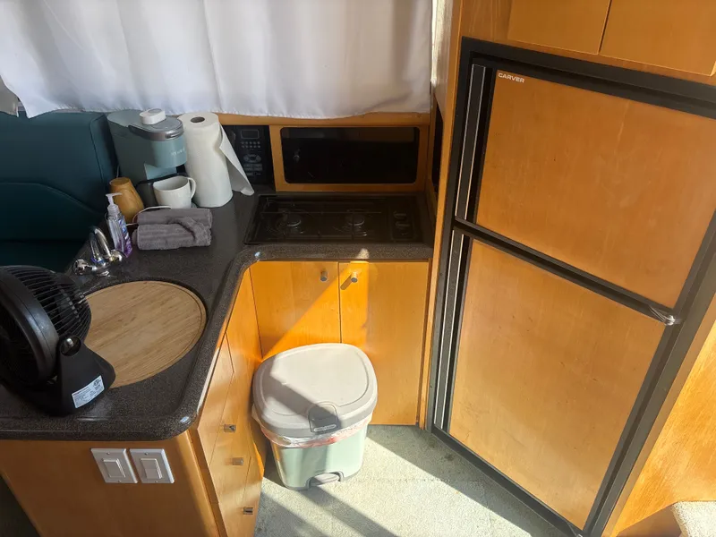 Slide: The Image of Carver Yachts 320 Voyager 1996 - 19