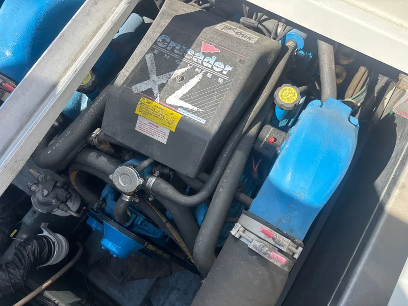 Slide: The Image of Carver Yachts 320 Voyager 1996 - 28