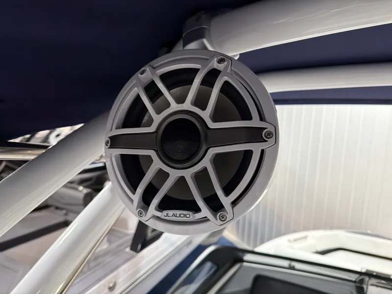 Slide: The Image of Cobalt R4 Surf 2026 - 17