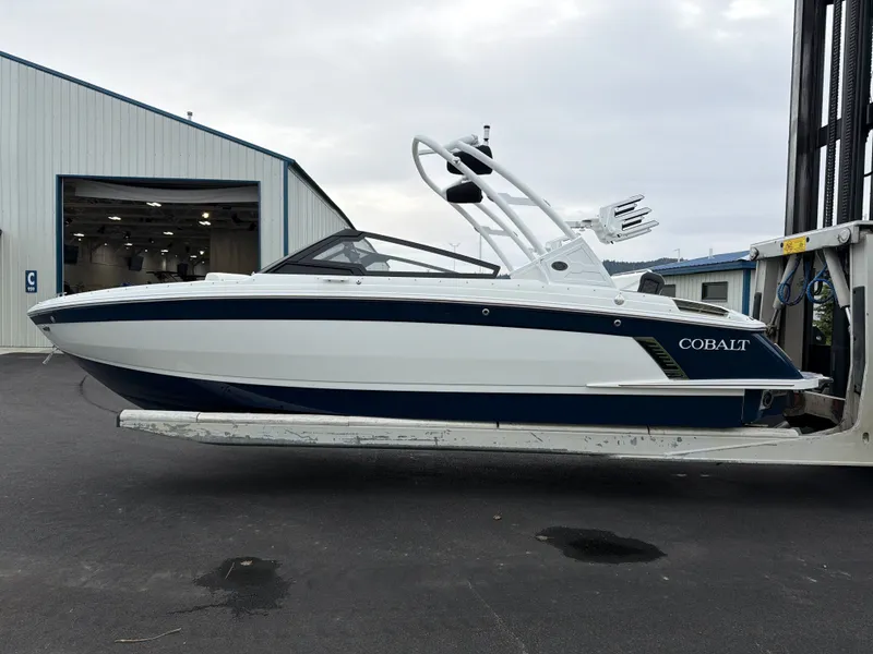 Slide: The Image of Cobalt R4 Surf 2026 - 4