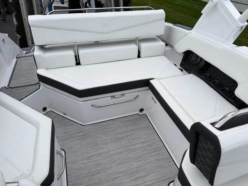 Slide: The Image of Cobalt R4 Surf 2026 - 8