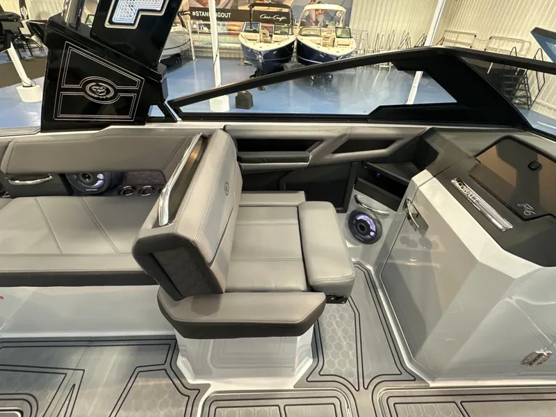 Slide: The Image of Cobalt R6 Surf 2026 - 18