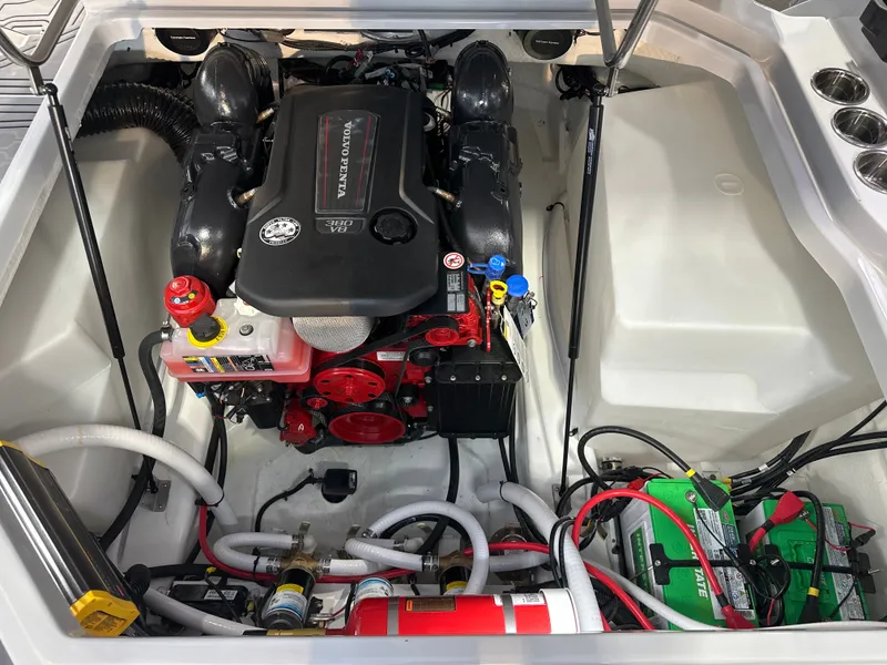 Slide: The Image of Cobalt R6 Surf 2026 - 25